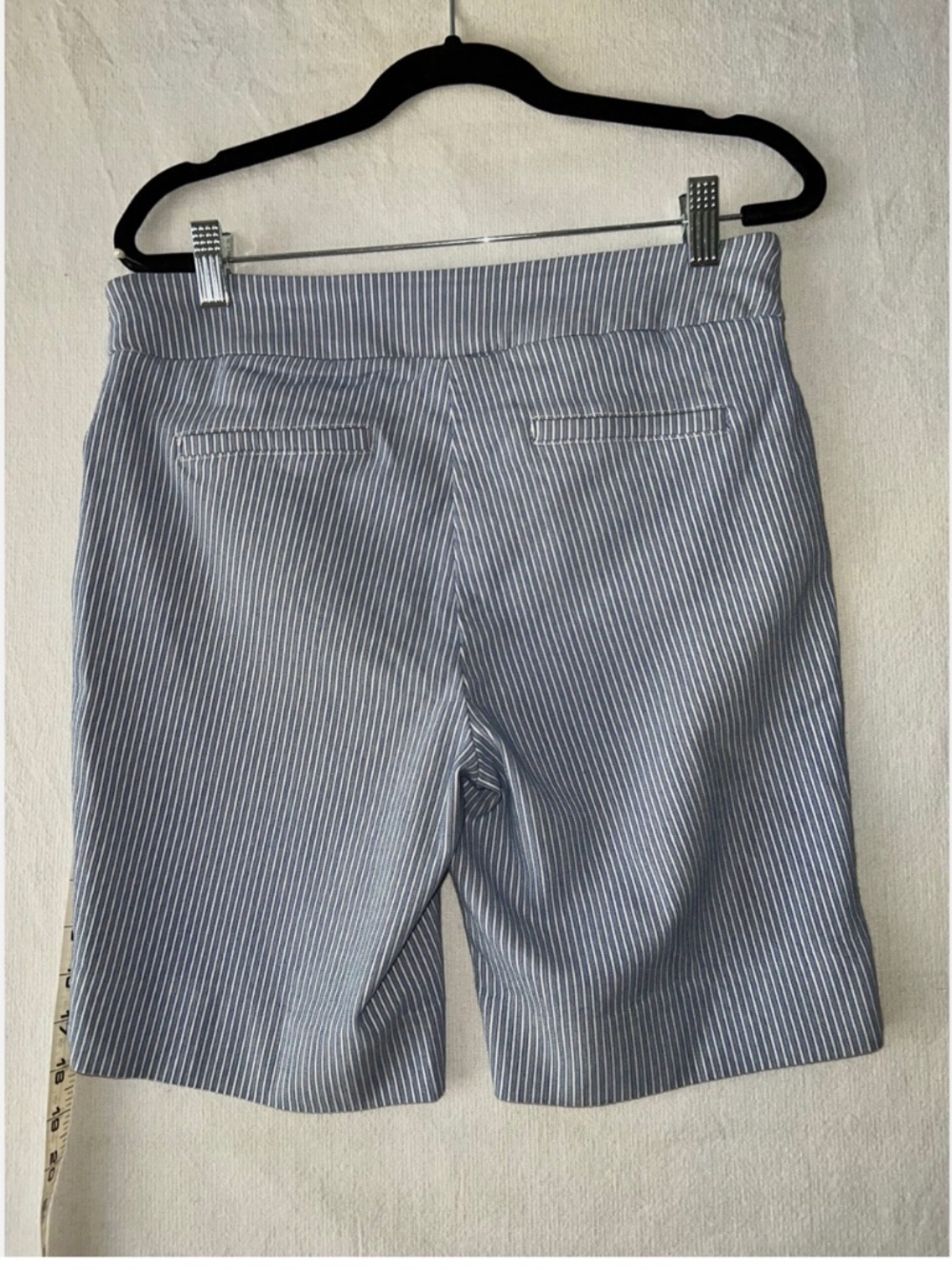 Hilary Radley Blue White Striped Pull On Bermuda Shorts Medium Golf Stretchy